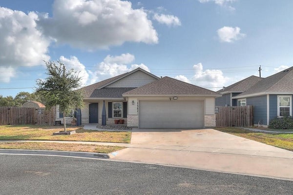 1542 OAK HILL DR, CORPUS CHRISTI, TX 78418 - Image fbb026c44471c2ef60b366c1e04e6ee3/2880749286