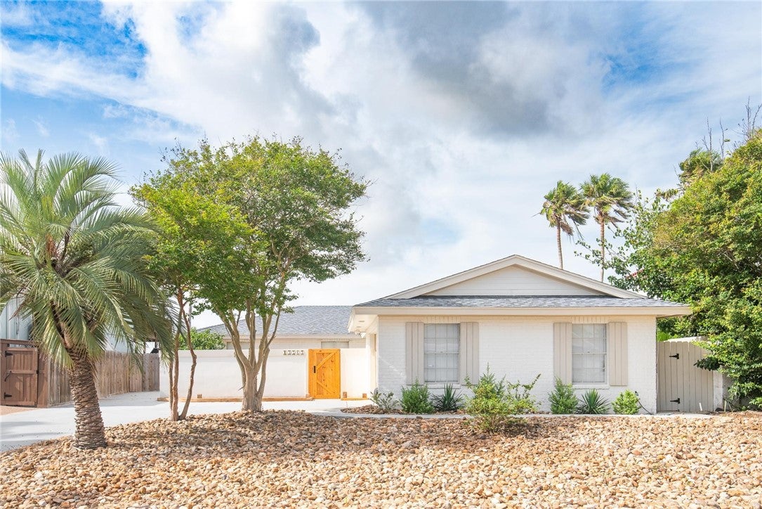 13765 EAGLESNEST BAY Drive