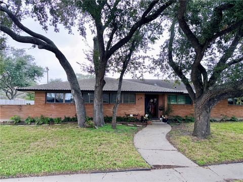 Photo of 410 Miramar Place, Corpus Christi, TX 78411 (MLS # 473496)