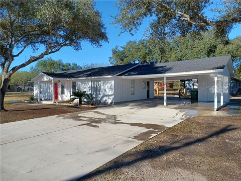 A home in Orange Grove