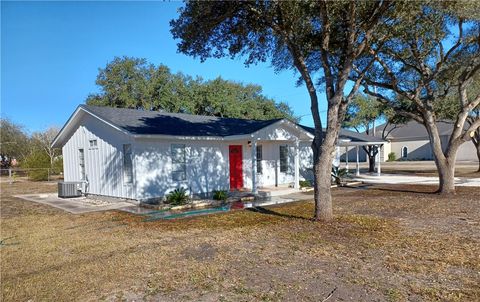 A home in Orange Grove