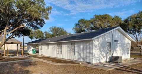 A home in Orange Grove