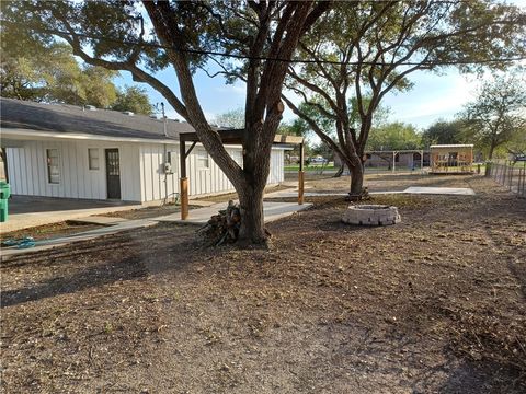 A home in Orange Grove