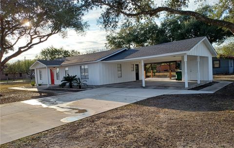 A home in Orange Grove