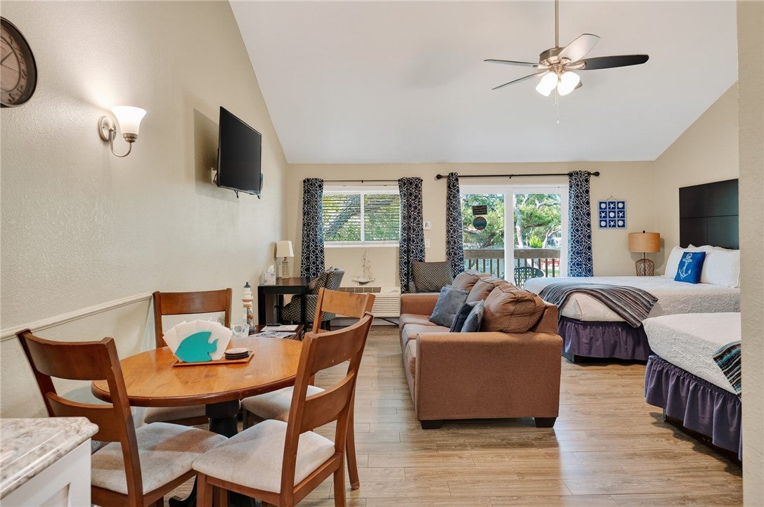 919 N Fulton Beach 207
