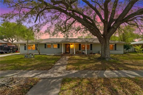 Photo of 517 Catalina Place, Corpus Christi, TX 78411 (MLS # 474606)