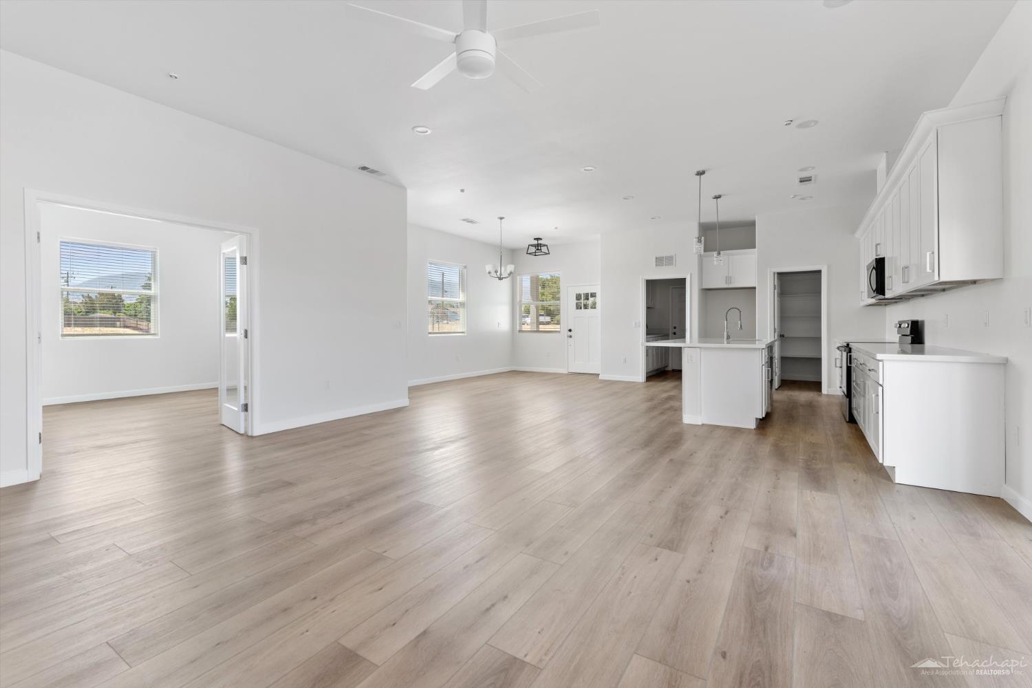 Tehachapi, California 93561, United States, 3 Bedrooms Bedrooms, ,2 BathroomsBathrooms,Residential,Active,172285