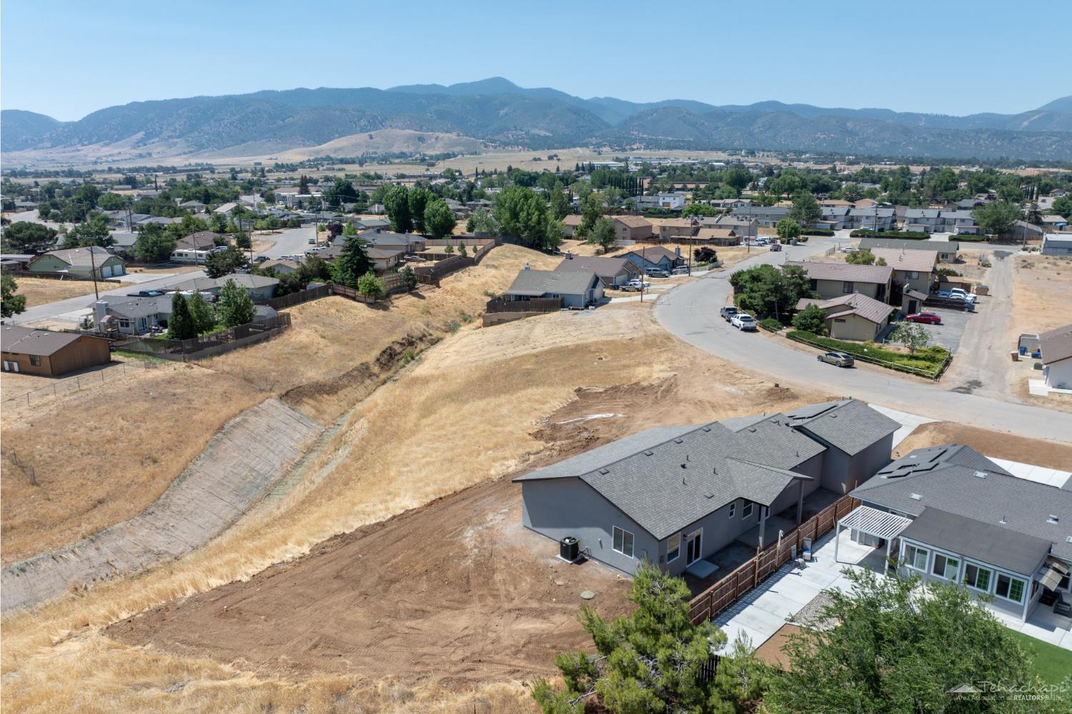 Tehachapi, California 93561, United States, 3 Bedrooms Bedrooms, ,2 BathroomsBathrooms,Residential,Active,172285