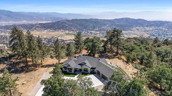 27300 STIRRUP WAY, TEHACHAPI, CA 93561 - Image 0bf0bab45db2c511e81d46f0d0c232d2/2542227756