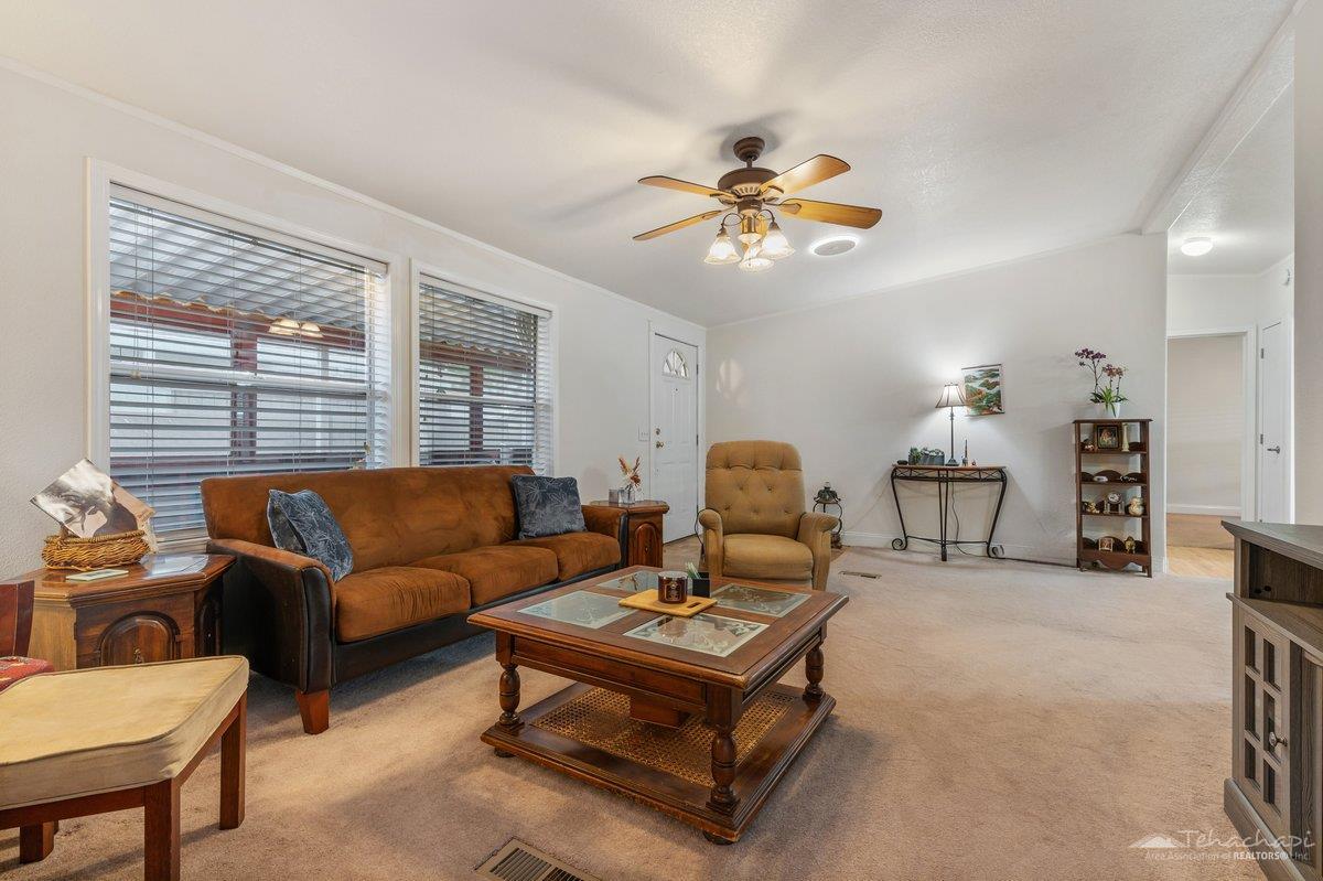 Tehachapi, California 93561, United States, 3 Bedrooms Bedrooms, ,2 BathroomsBathrooms,Residential,Active,230008