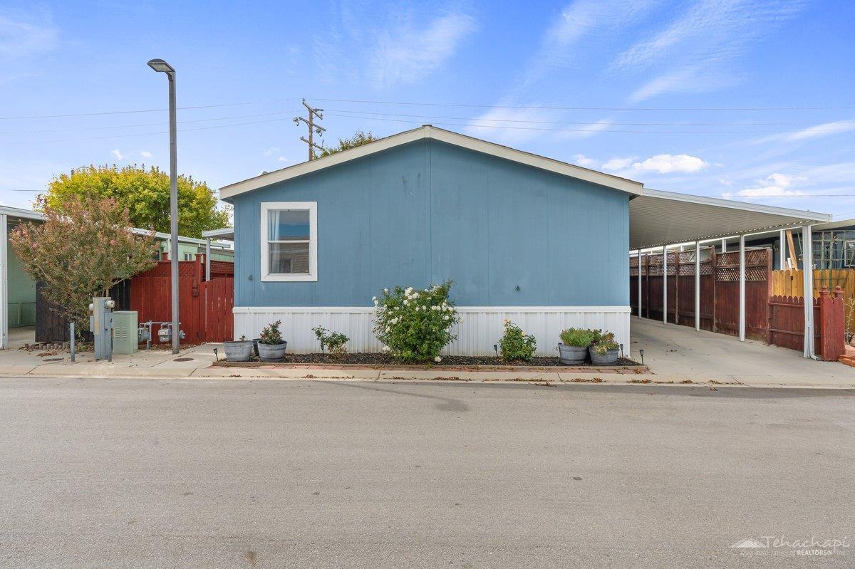 Tehachapi, California 93561, United States, 3 Bedrooms Bedrooms, ,2 BathroomsBathrooms,Residential,Active,230008