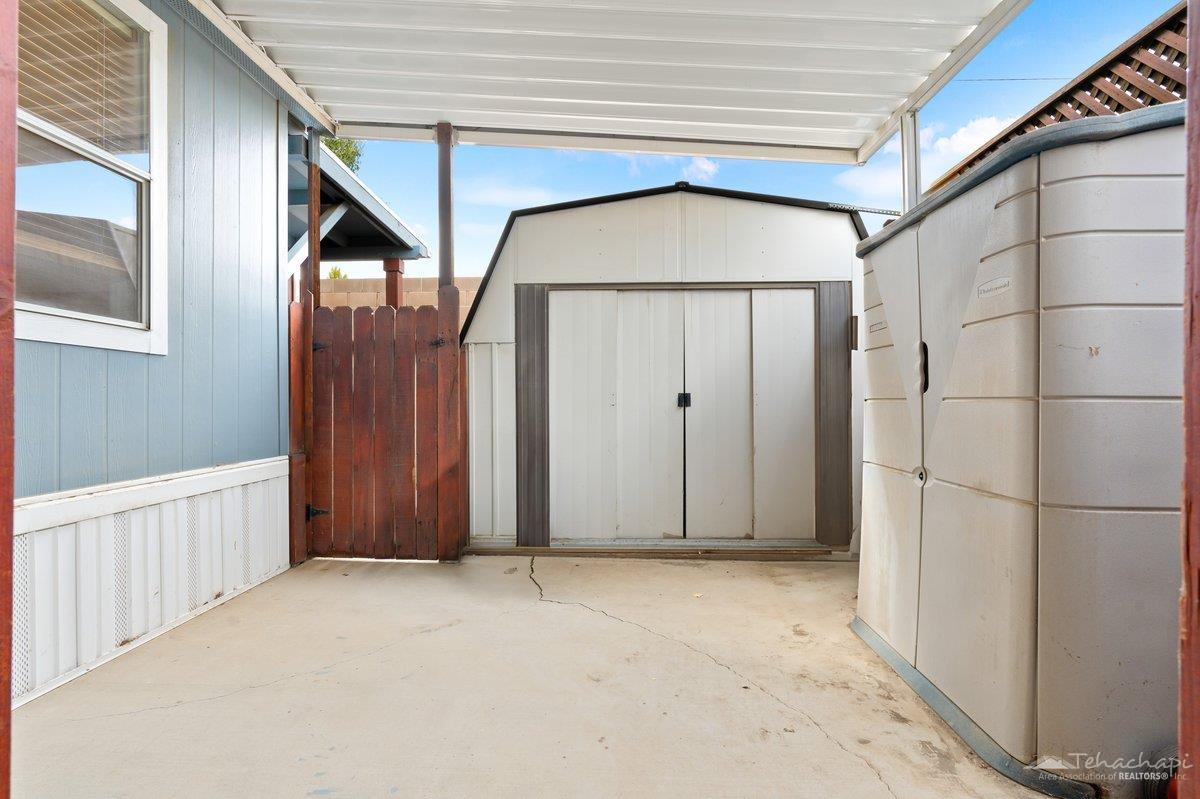 Tehachapi, California 93561, United States, 3 Bedrooms Bedrooms, ,2 BathroomsBathrooms,Residential,Active,230008