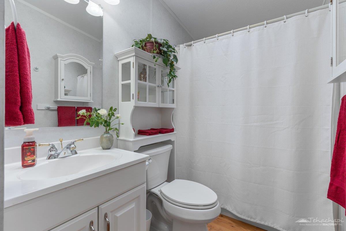 Tehachapi, California 93561, United States, 3 Bedrooms Bedrooms, ,2 BathroomsBathrooms,Residential,Active,230008