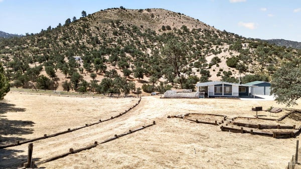 33533 LITTLE VALLEY RD, CALIENTE, CA 93518 - Image 2b92fb2c7cda94ed4d170dd5599dafda/1321002083