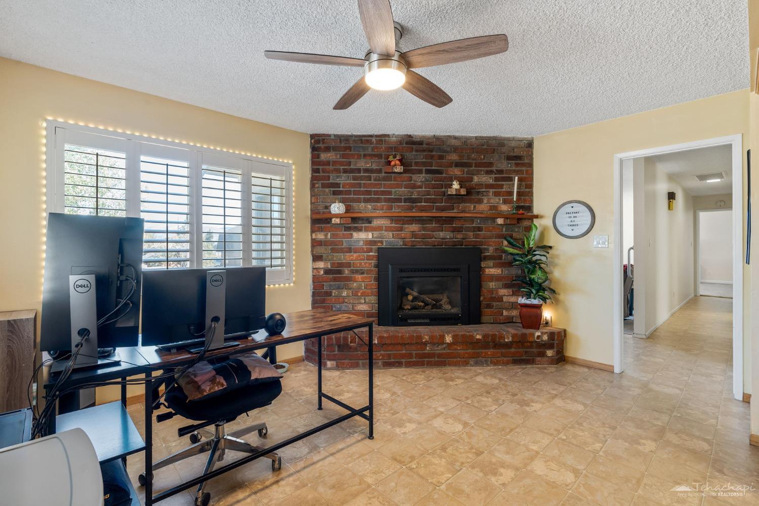 Tehachapi, California 93561, United States, 2 Bedrooms Bedrooms, ,2 BathroomsBathrooms,Residential,Active,217371