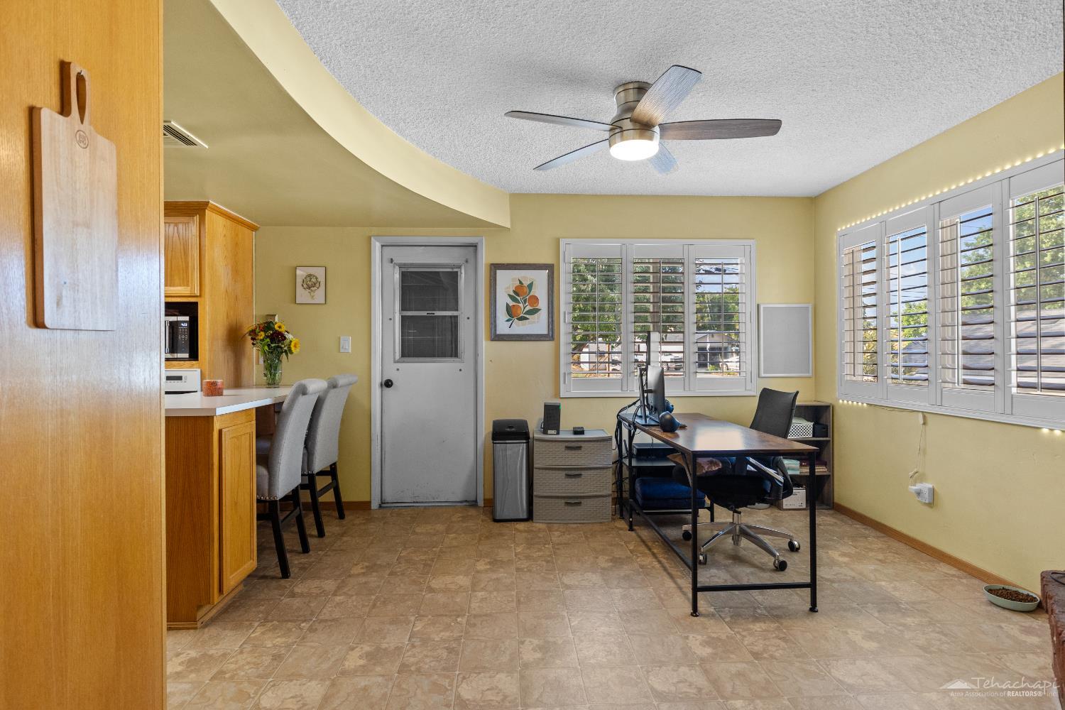 Tehachapi, California 93561, United States, 2 Bedrooms Bedrooms, ,2 BathroomsBathrooms,Residential,Active,217371