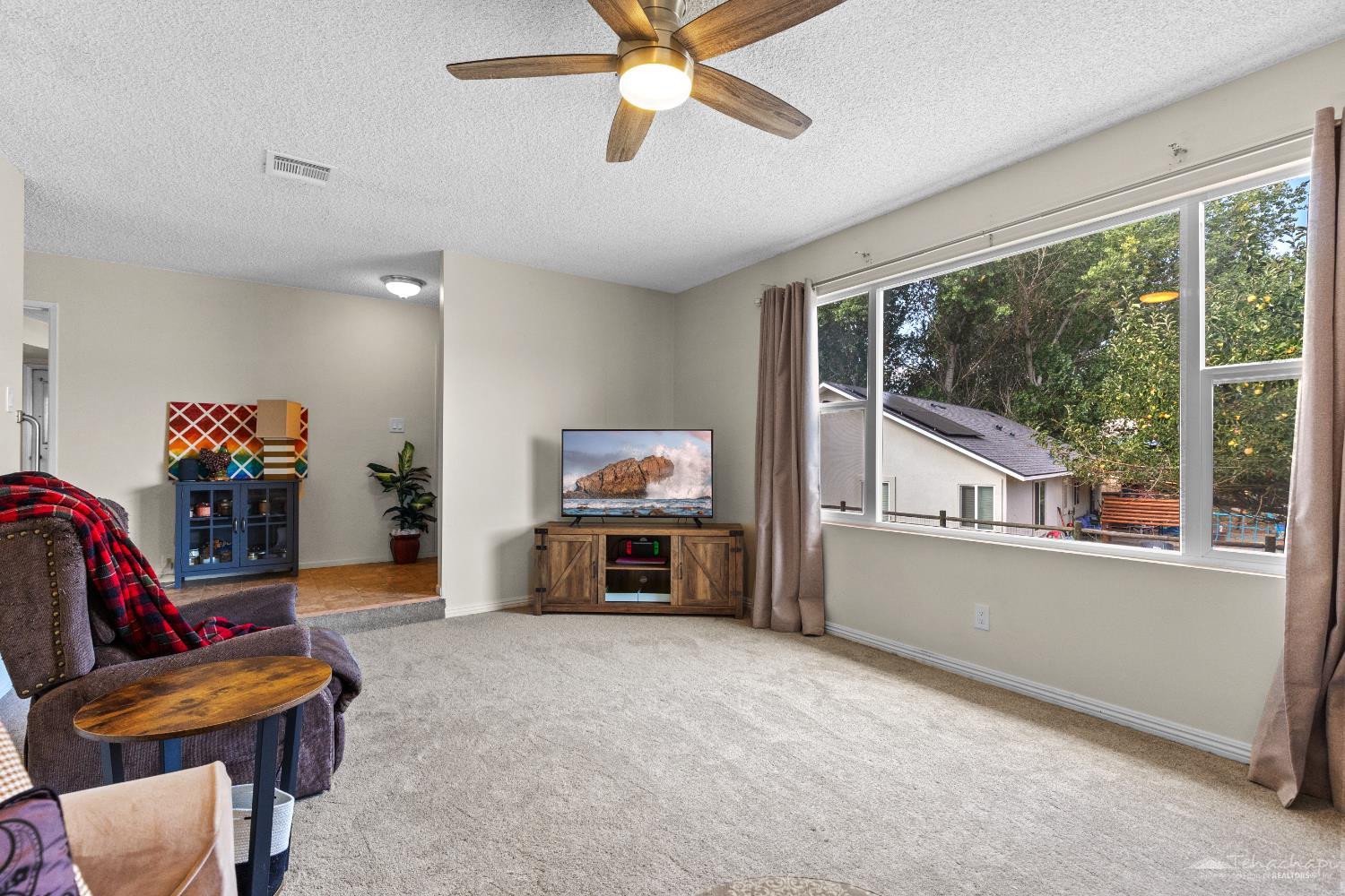 Tehachapi, California 93561, United States, 2 Bedrooms Bedrooms, ,2 BathroomsBathrooms,Residential,Active,217371