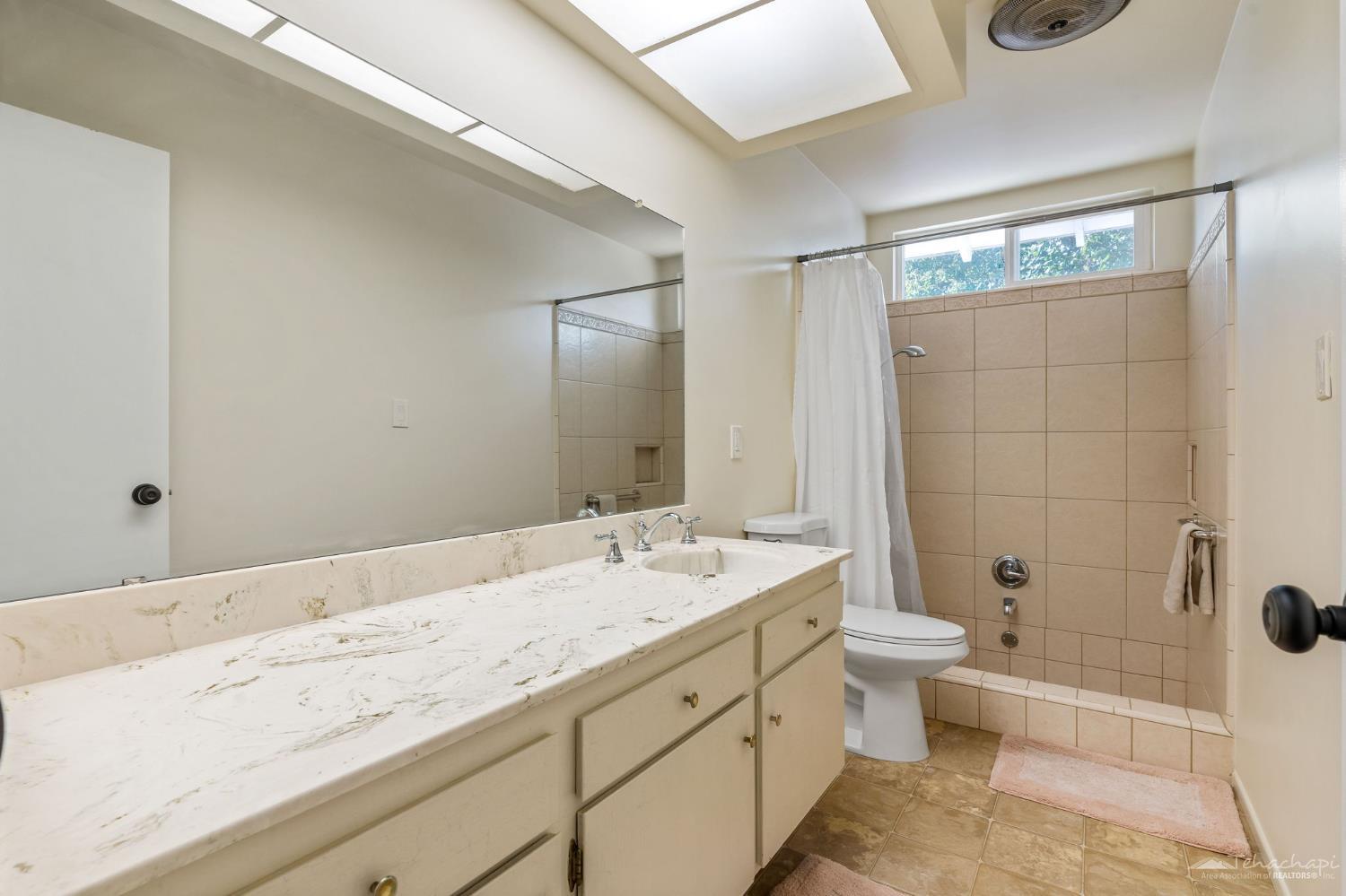 Tehachapi, California 93561, United States, 2 Bedrooms Bedrooms, ,2 BathroomsBathrooms,Residential,Active,217371