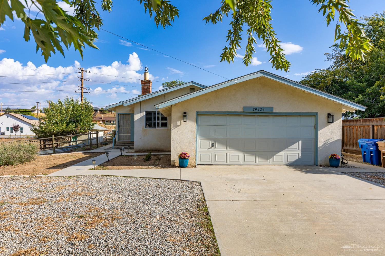 Tehachapi, California 93561, United States, 2 Bedrooms Bedrooms, ,2 BathroomsBathrooms,Residential,Active,217371