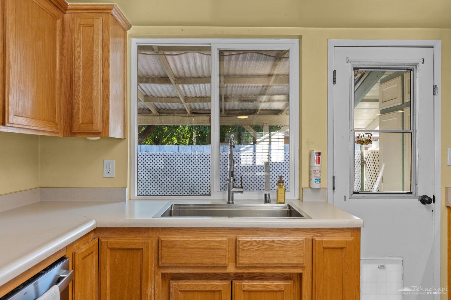 Tehachapi, California 93561, United States, 2 Bedrooms Bedrooms, ,2 BathroomsBathrooms,Residential,Active,217371