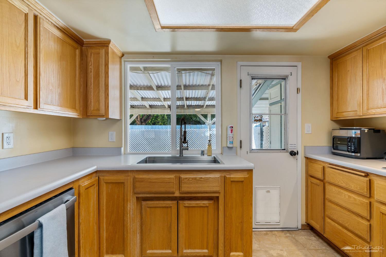 Tehachapi, California 93561, United States, 2 Bedrooms Bedrooms, ,2 BathroomsBathrooms,Residential,Active,217371