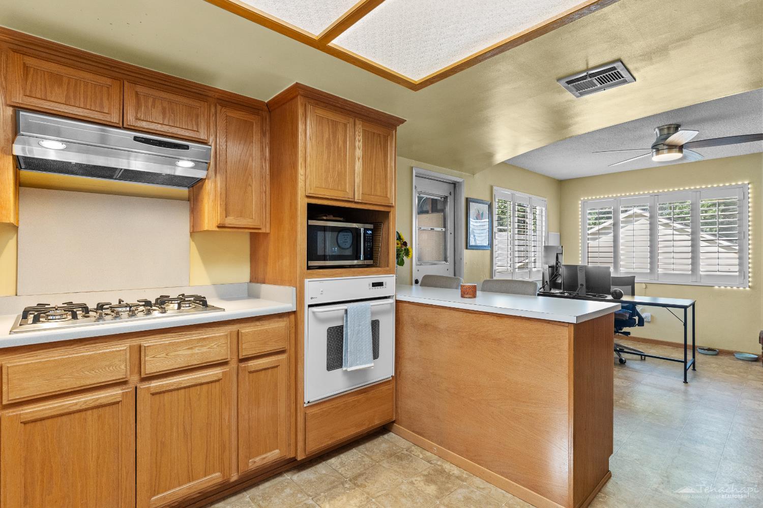 Tehachapi, California 93561, United States, 2 Bedrooms Bedrooms, ,2 BathroomsBathrooms,Residential,Active,217371