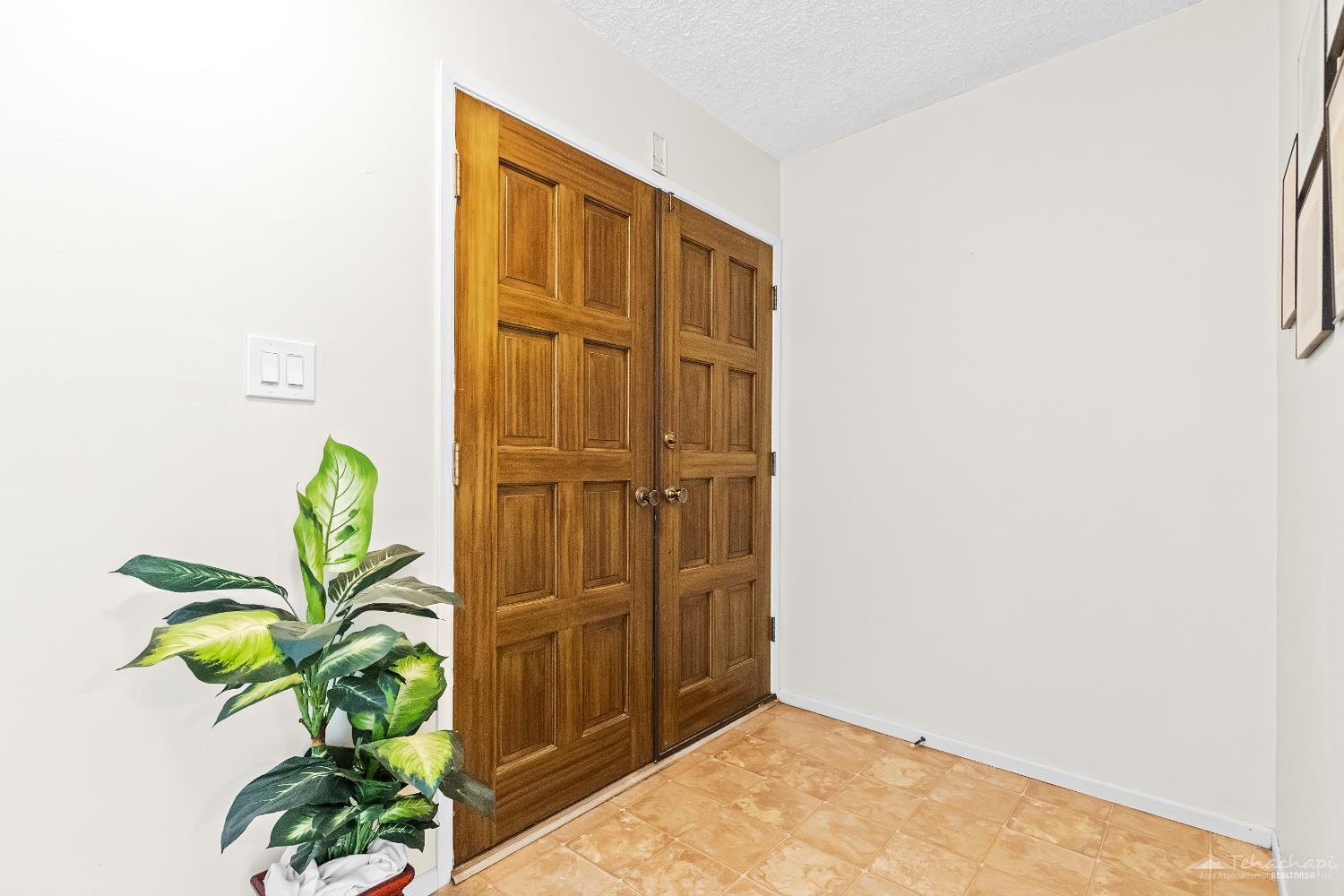 Tehachapi, California 93561, United States, 2 Bedrooms Bedrooms, ,2 BathroomsBathrooms,Residential,Active,217371