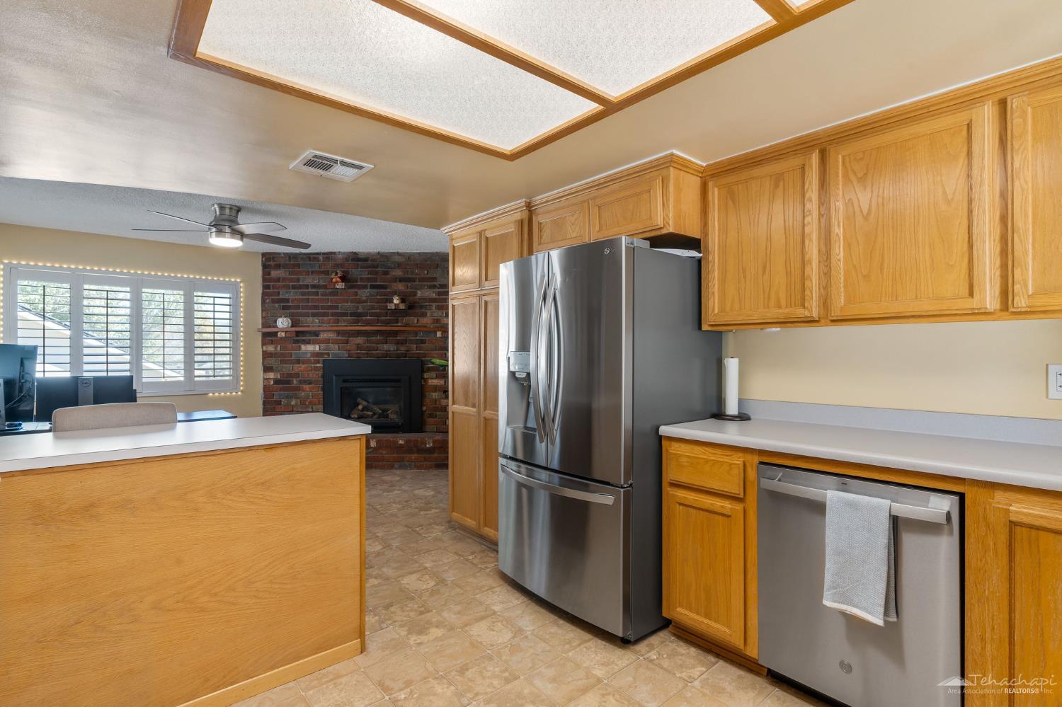 Tehachapi, California 93561, United States, 2 Bedrooms Bedrooms, ,2 BathroomsBathrooms,Residential,Active,217371