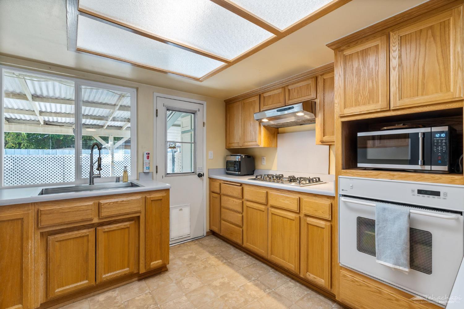 Tehachapi, California 93561, United States, 2 Bedrooms Bedrooms, ,2 BathroomsBathrooms,Residential,Active,217371