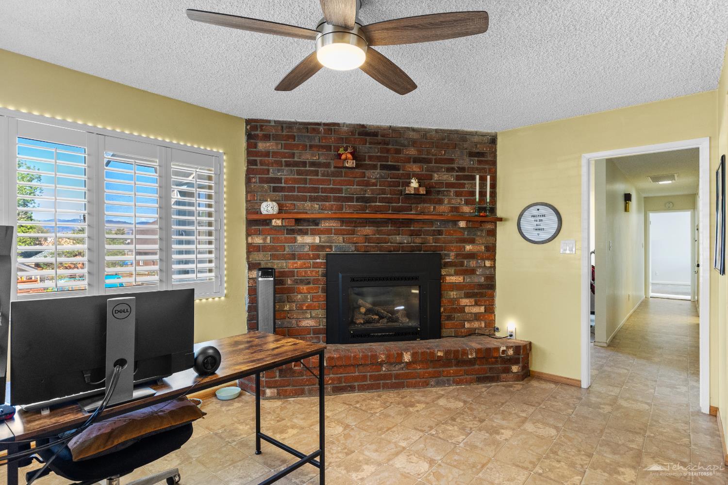 Tehachapi, California 93561, United States, 2 Bedrooms Bedrooms, ,2 BathroomsBathrooms,Residential,Active,217371