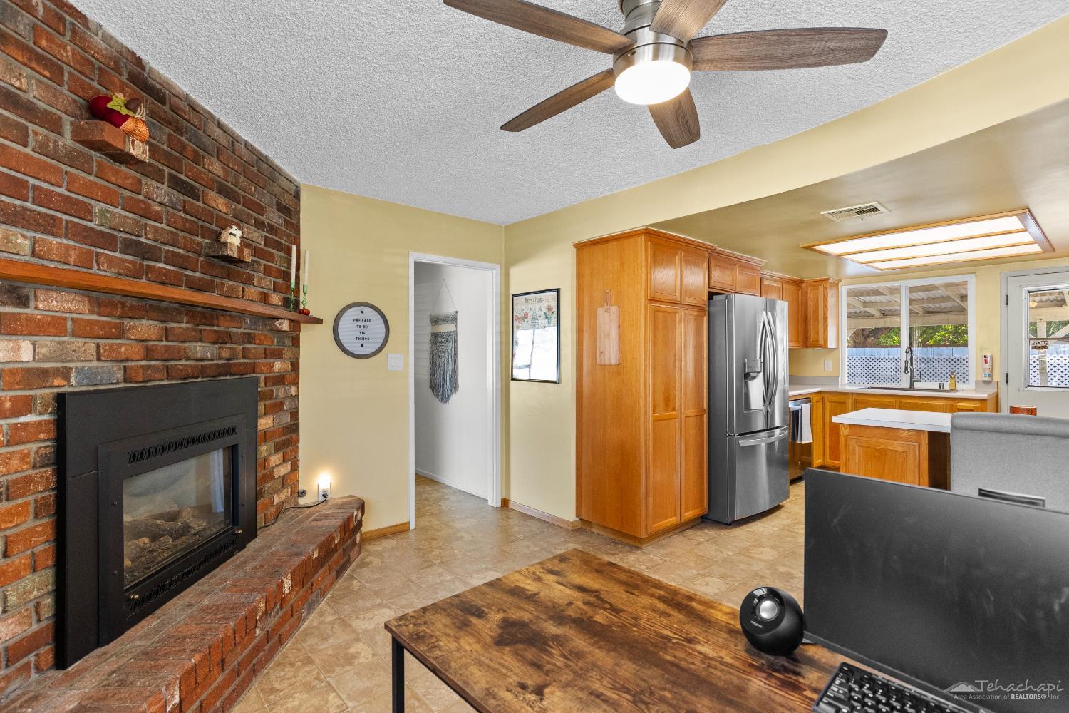 Tehachapi, California 93561, United States, 2 Bedrooms Bedrooms, ,2 BathroomsBathrooms,Residential,Active,217371