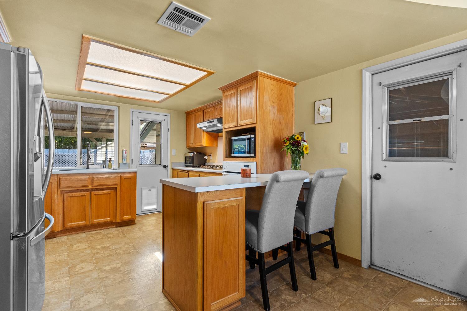 Tehachapi, California 93561, United States, 2 Bedrooms Bedrooms, ,2 BathroomsBathrooms,Residential,Active,217371