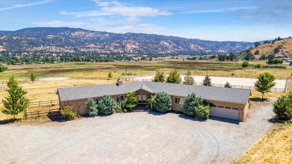 29801 S LOWER VALLEY RD, TEHACHAPI, CA 93561 - Image b77feffe077802bd2e07084a50a57ea3/3867538181