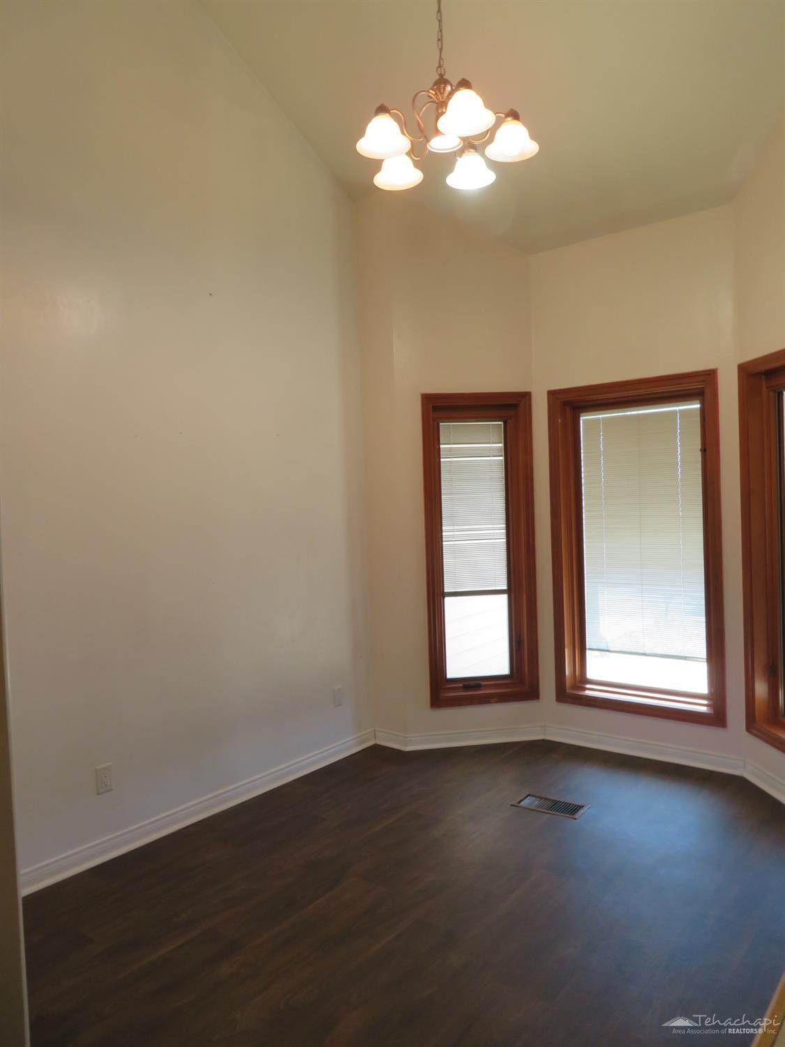 Tehachapi, California 93561, United States, 3 Bedrooms Bedrooms, ,2 BathroomsBathrooms,Residential,Active,151367