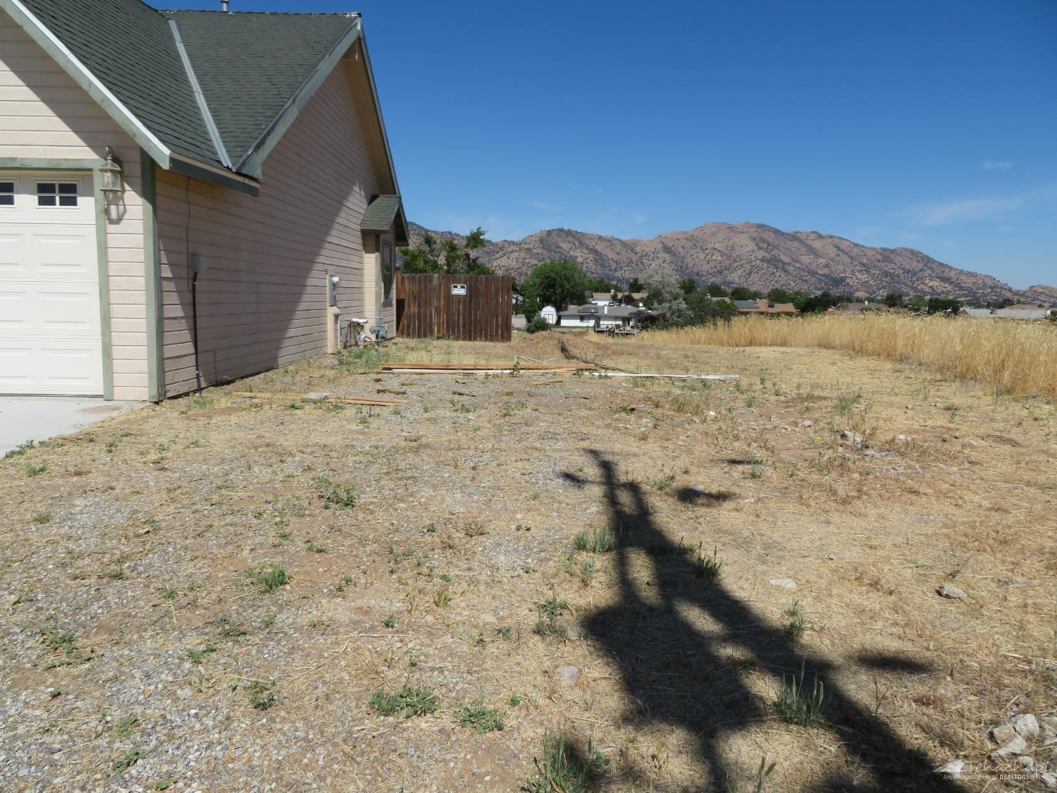Tehachapi, California 93561, United States, 3 Bedrooms Bedrooms, ,2 BathroomsBathrooms,Residential,Active,151367