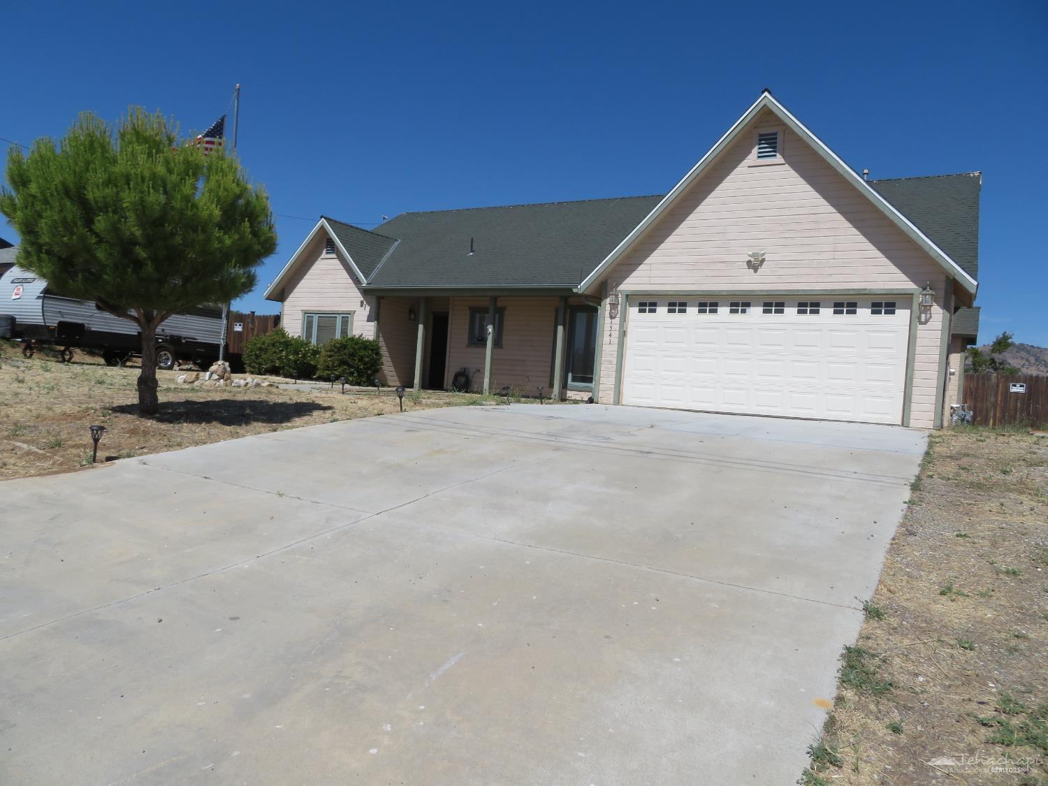 Tehachapi, California 93561, United States, 3 Bedrooms Bedrooms, ,2 BathroomsBathrooms,Residential,Active,151367