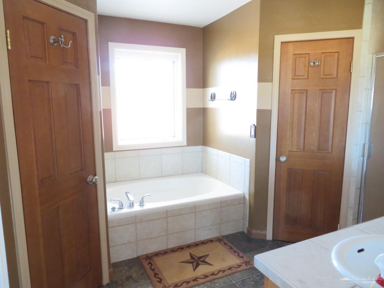 Tehachapi, California 93561, United States, 3 Bedrooms Bedrooms, ,2 BathroomsBathrooms,Residential,Active,151367