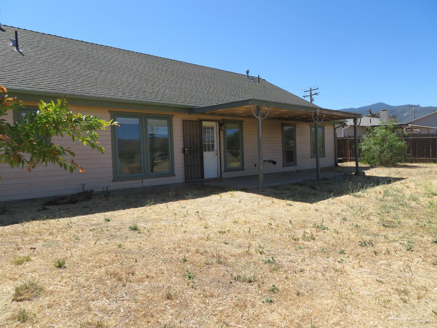 Tehachapi, California 93561, United States, 3 Bedrooms Bedrooms, ,2 BathroomsBathrooms,Residential,Active,151367
