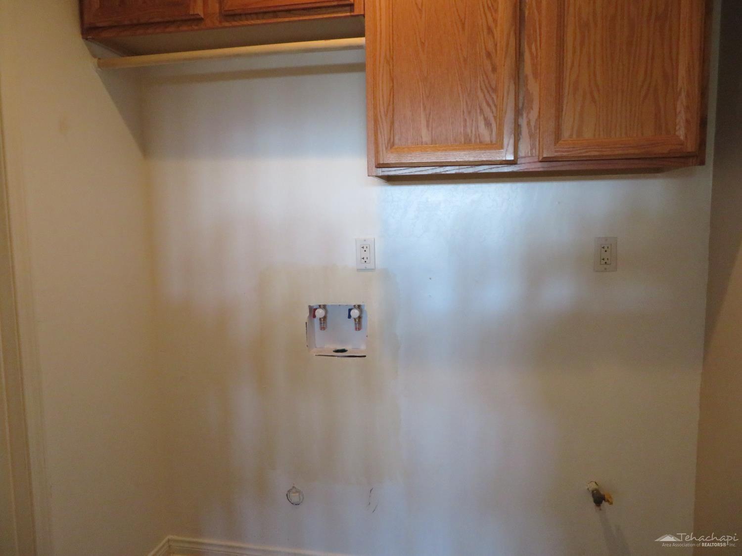 Tehachapi, California 93561, United States, 3 Bedrooms Bedrooms, ,2 BathroomsBathrooms,Residential,Active,151367