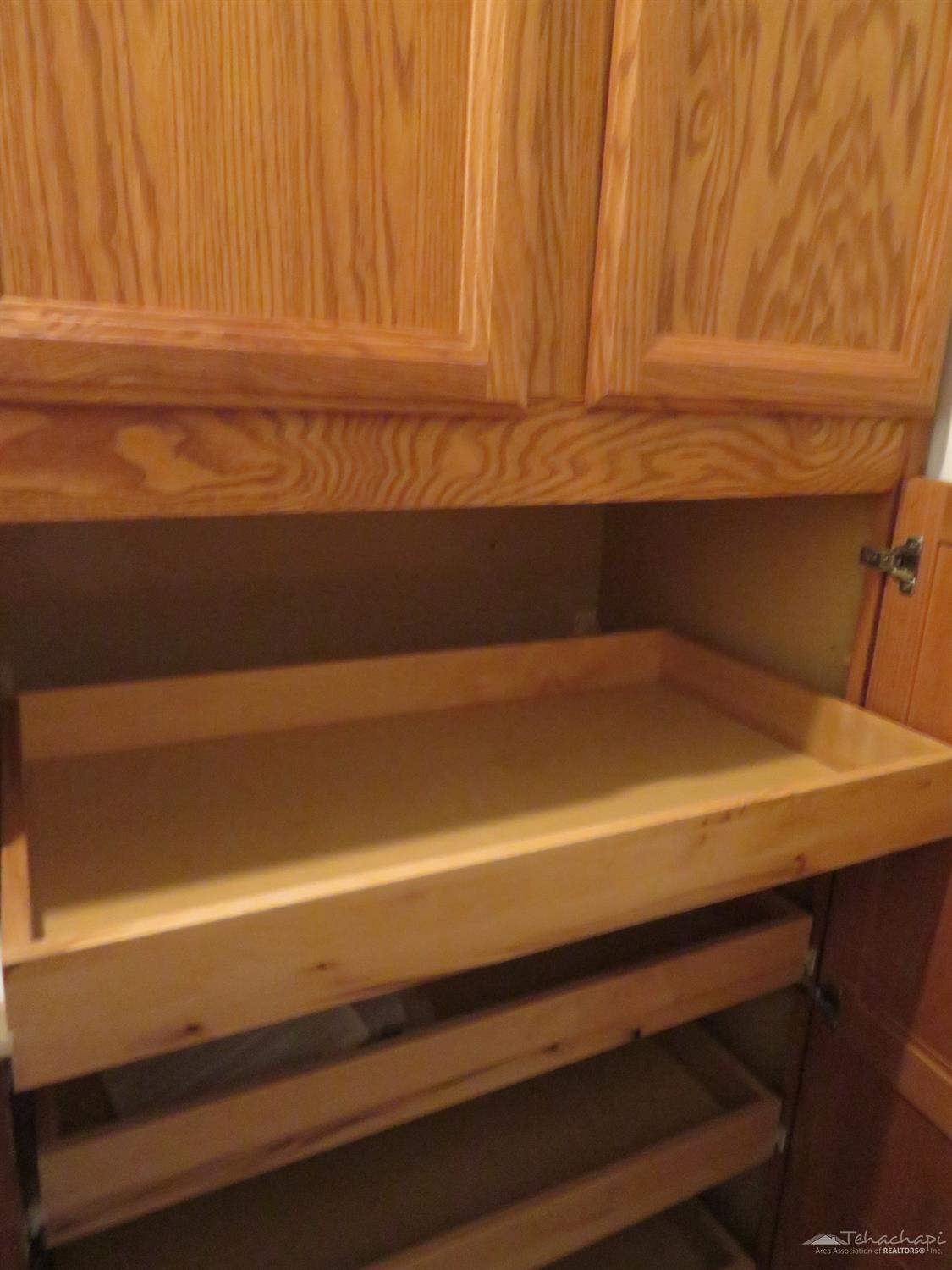 Tehachapi, California 93561, United States, 3 Bedrooms Bedrooms, ,2 BathroomsBathrooms,Residential,Active,151367