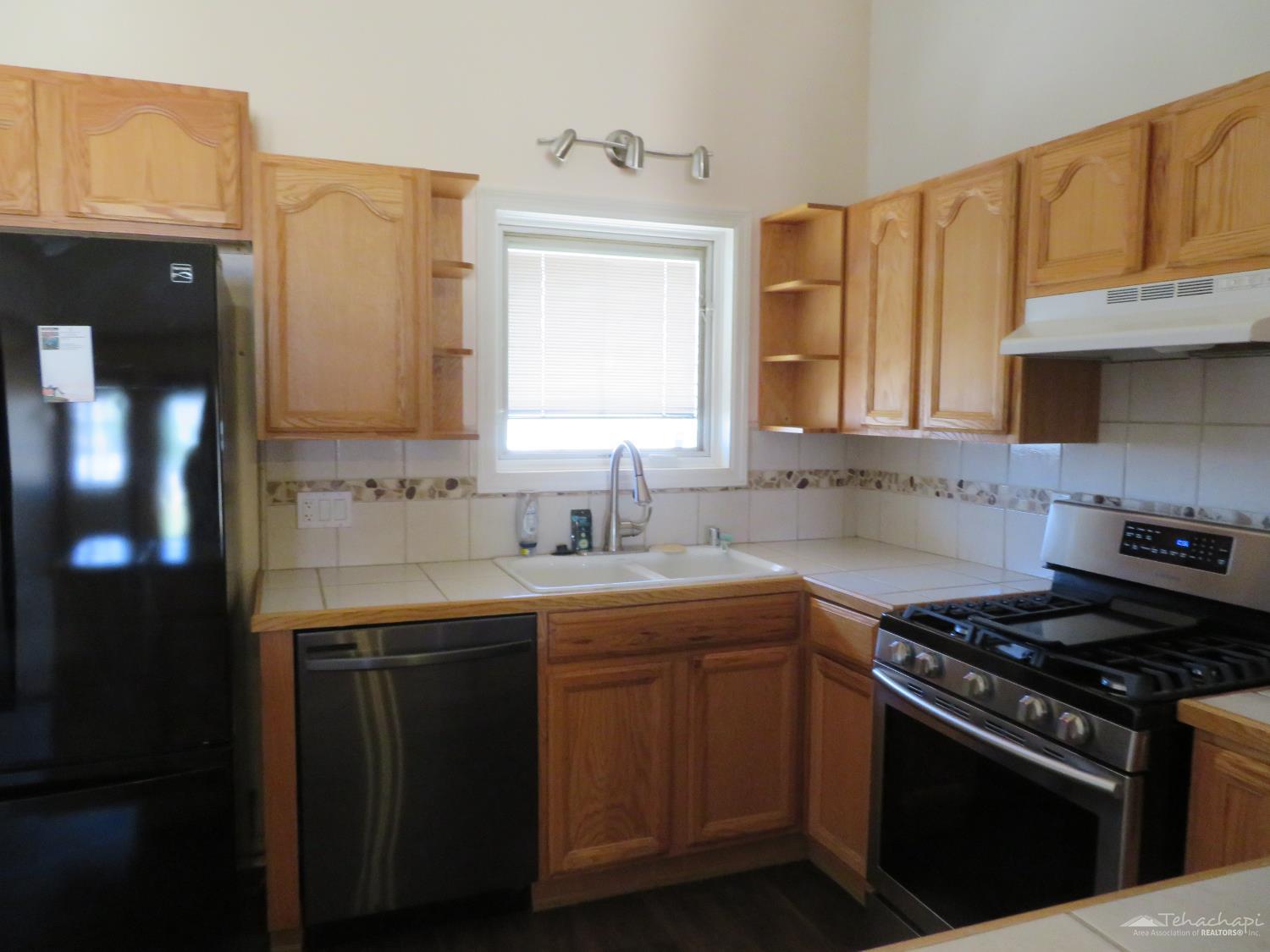 Tehachapi, California 93561, United States, 3 Bedrooms Bedrooms, ,2 BathroomsBathrooms,Residential,Active,151367