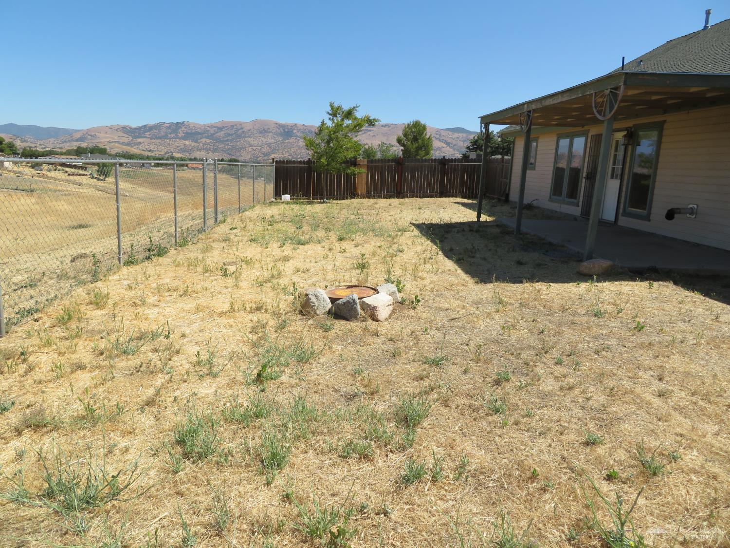 Tehachapi, California 93561, United States, 3 Bedrooms Bedrooms, ,2 BathroomsBathrooms,Residential,Active,151367