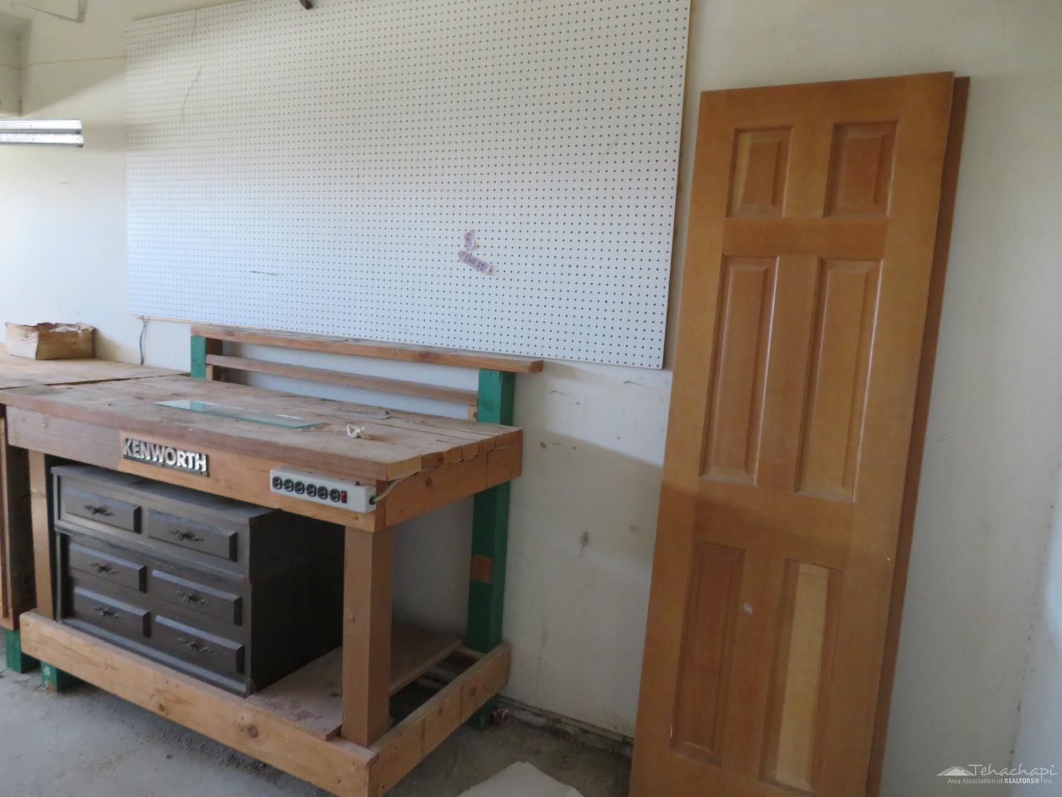 Tehachapi, California 93561, United States, 3 Bedrooms Bedrooms, ,2 BathroomsBathrooms,Residential,Active,151367