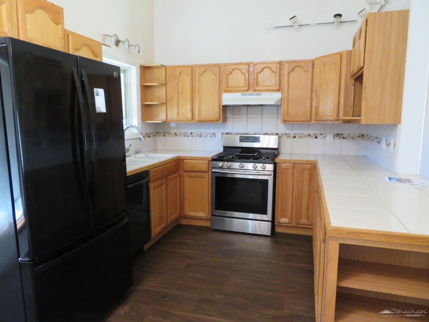 Tehachapi, California 93561, United States, 3 Bedrooms Bedrooms, ,2 BathroomsBathrooms,Residential,Active,151367