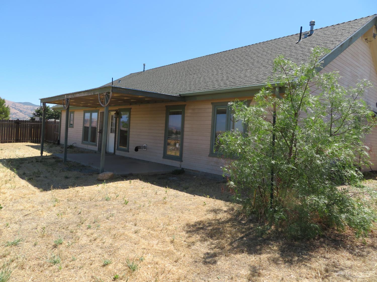 Tehachapi, California 93561, United States, 3 Bedrooms Bedrooms, ,2 BathroomsBathrooms,Residential,Active,151367