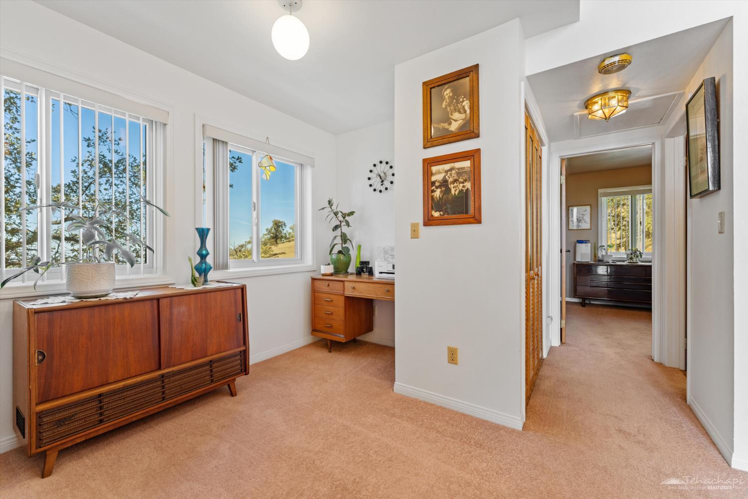 Tehachapi, California 93561, United States, 3 Bedrooms Bedrooms, ,2 BathroomsBathrooms,Residential,Active,242182