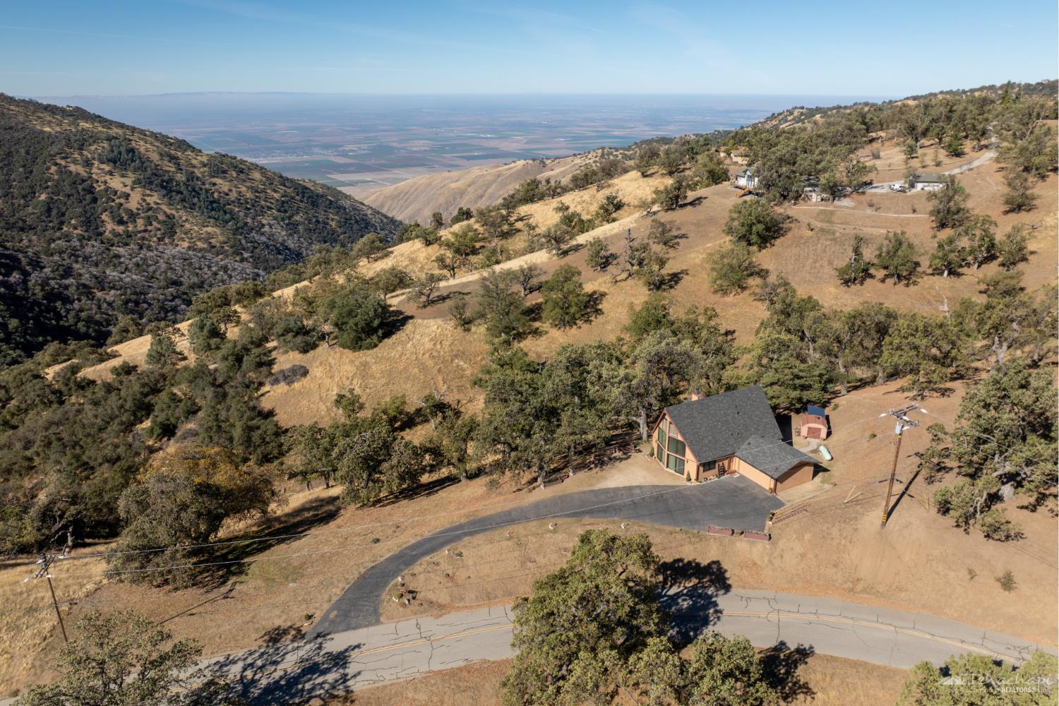 Tehachapi, California 93561, United States, 3 Bedrooms Bedrooms, ,2 BathroomsBathrooms,Residential,Active,242182