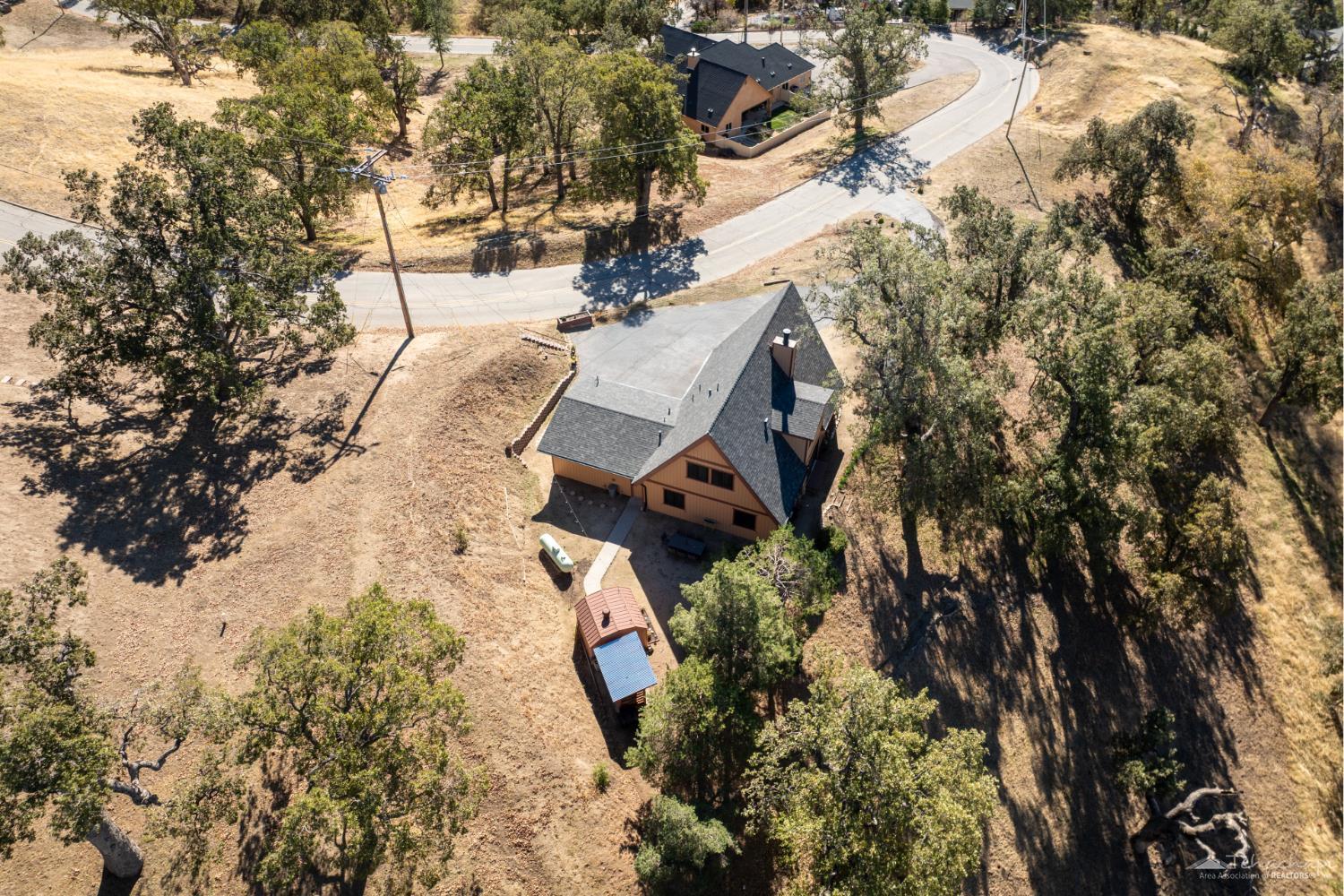 Tehachapi, California 93561, United States, 3 Bedrooms Bedrooms, ,2 BathroomsBathrooms,Residential,Active,242182