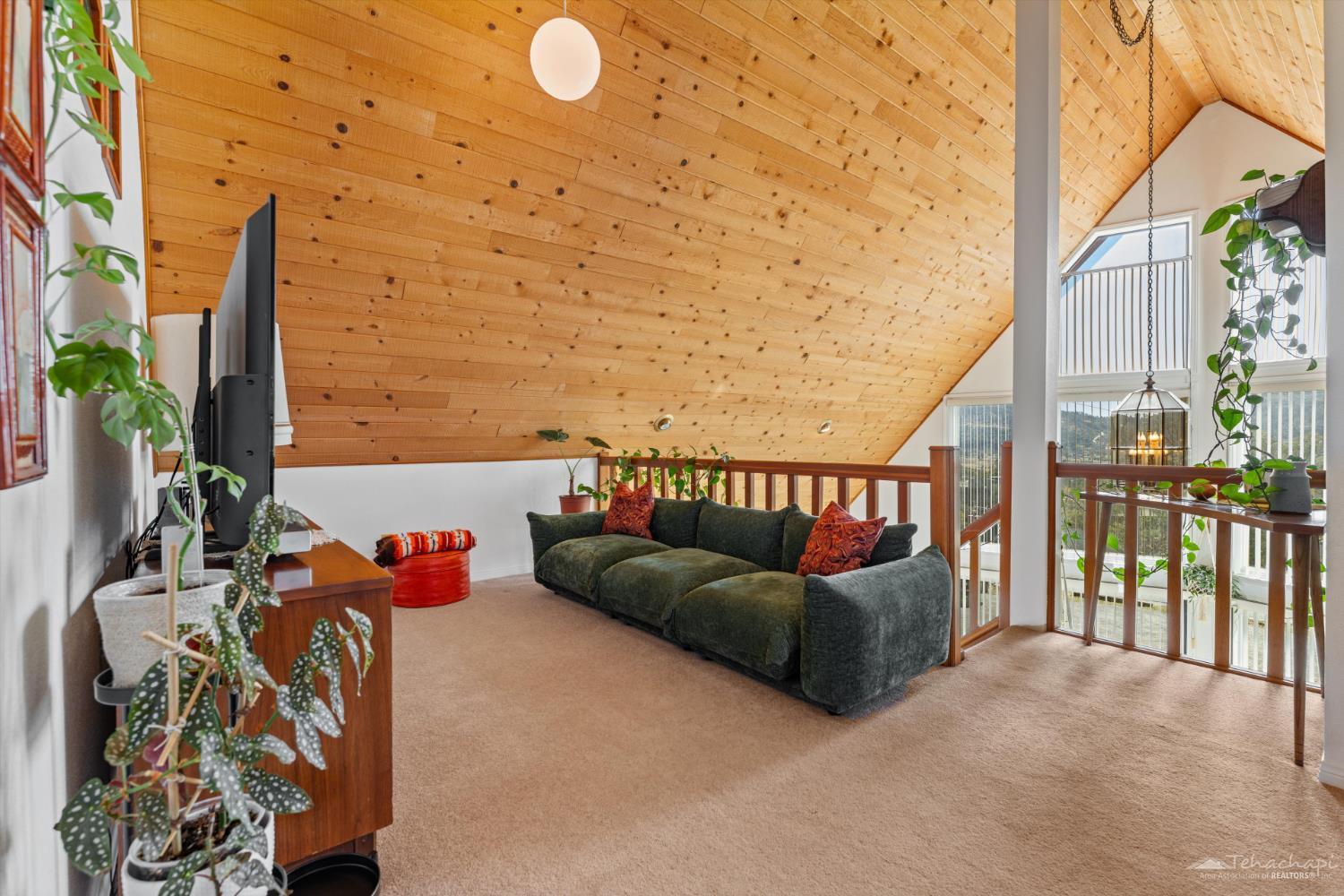 Tehachapi, California 93561, United States, 3 Bedrooms Bedrooms, ,2 BathroomsBathrooms,Residential,Active,242182