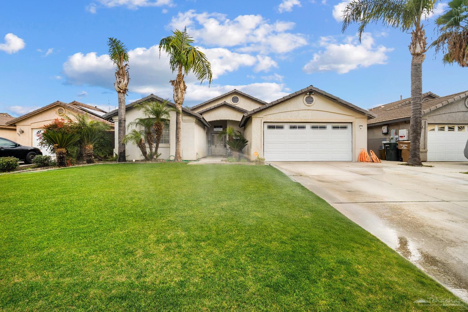 Bakersfield, California 93312, United States, 4 Bedrooms Bedrooms, ,4 BathroomsBathrooms,Residential,Active,26273